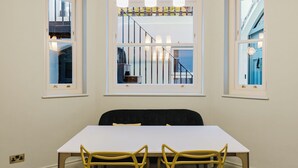 Unclassified image, 4 of 25, button - Exquisitely Designed 2BD Flat in South Kensington (Greater London)