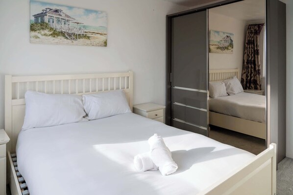 3 bedrooms, iron/ironing board, Internet, bed sheets - Cosy 3BDR Home with Workspace and Private Garden (Bristol City)