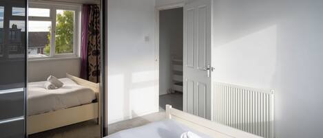 3 chambres, fer et planche Ă repasser, accĂšs Ă Internet, literie fournie