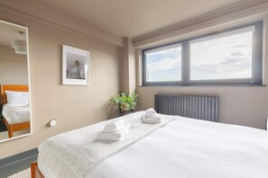 Iron/ironing board, Internet, bed sheets