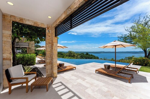 Luxury Family Retreat | 5 BR Villa w/ Pool & Breathtaking Views