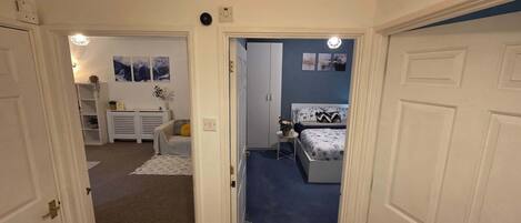 1 bedroom, internet, bed sheets