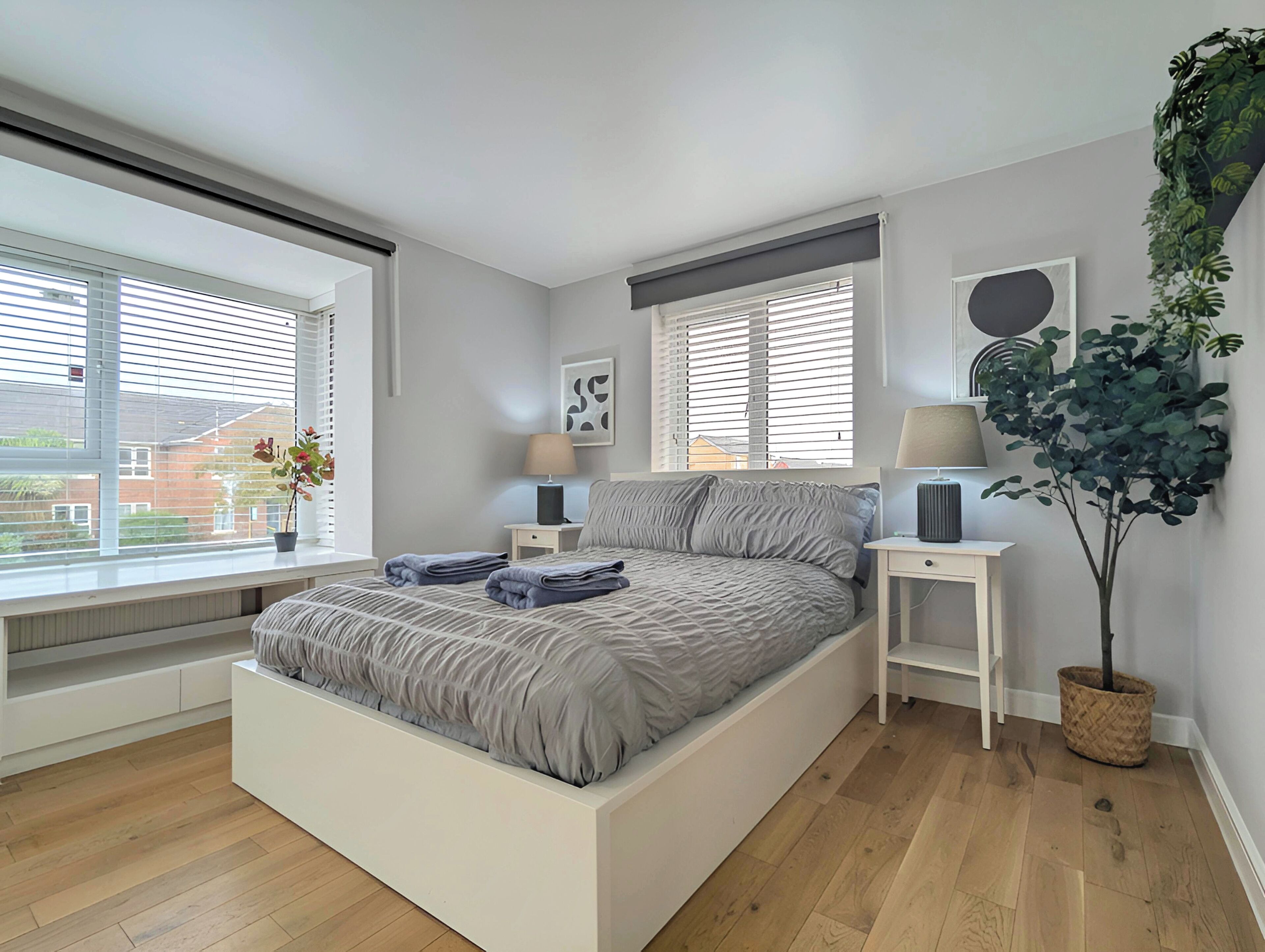 5 habitaciones, escritorio, tabla de planchar con plancha y wifi gratis 