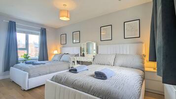 5 bedrooms, desk, iron/ironing board, free WiFi