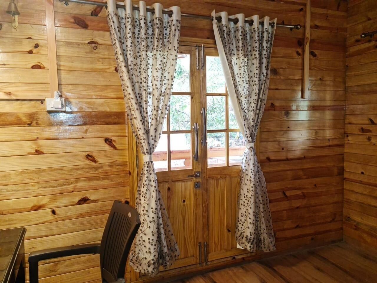 ห้องคลาสสิกดับเบิล | โต๊ะทำงาน