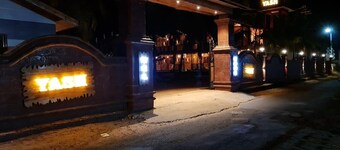 Hotel Yash Nyahari Niwas