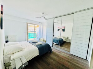 1 slaapkamer, een strijkplank/strijkijzer, wifi, beddengoed