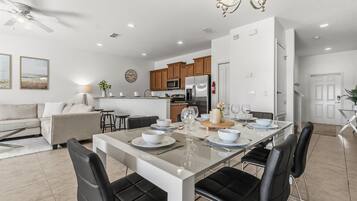 Apartment | 4 bedrooms, Internet