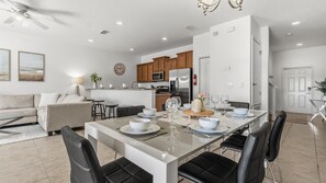 Apartment | 4 bedrooms, Internet