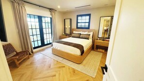 House - New 5 Bedroom Modern Villa on Golf Course (Fort Lauderdale)