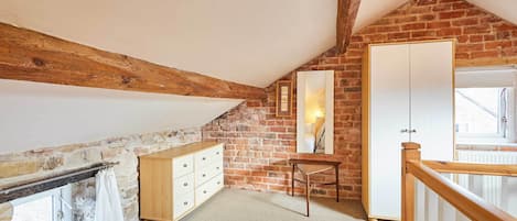 3 soveværelser, skrivebord, strygejern/strygebræt, Wi-Fi