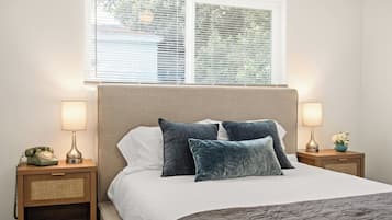 3 habitaciones, tabla de planchar con plancha, cuna de viaje y wifi