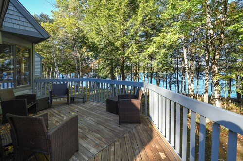 4-Bedroom Condo Steps Away from Moose Pond & Pleasant Mountain Ski Resort!