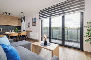 TV, offices - Medyków 34 Katowice | Comfortable Apartment | Parking & Balcony | Ideal for Families | 2 Bedrooms (Katowice)