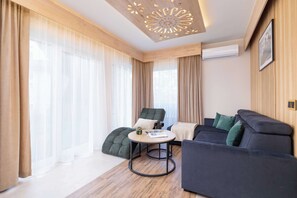 Televisión y oficina 