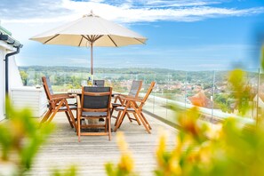 Outdoor dining - Greentiles, Sheringham, Norfolk (Sheringham)
