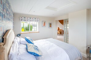 3 chambres, fer et planche à repasser, accès à Internet, literie fournie