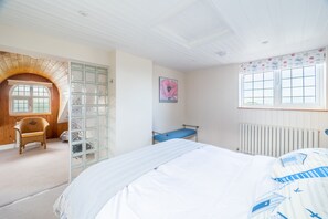3 bedrooms, iron/ironing board, free WiFi, bed sheets - Greentiles, Sheringham, Norfolk (Sheringham)