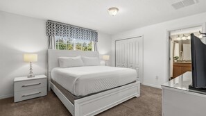 4 slaapkamers, een strijkplank/strijkijzer, reisbedje, wifi