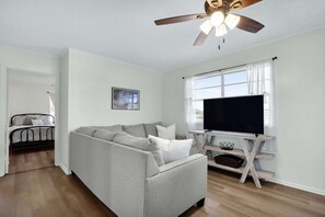 2 bedrooms, bed sheets