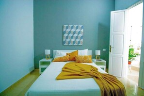 2 chambres, coffres-forts dans les chambres, bureau