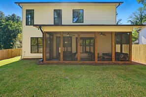 House, 5 Bedrooms | Terrace/patio