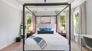 House, 5 Bedrooms | 5 bedrooms, laptop workspace, iron/ironing board, free WiFi