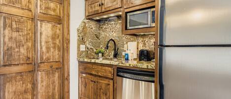 公寓客房, 2 間臥室 | 私人廚房 | 電冰箱、烤箱、咖啡機/沖茶器、烤麵包機