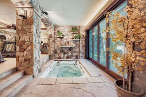 House, 6 Bedrooms | Interior
