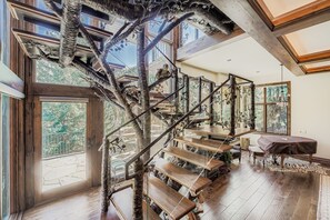 House, 6 Bedrooms | Interior