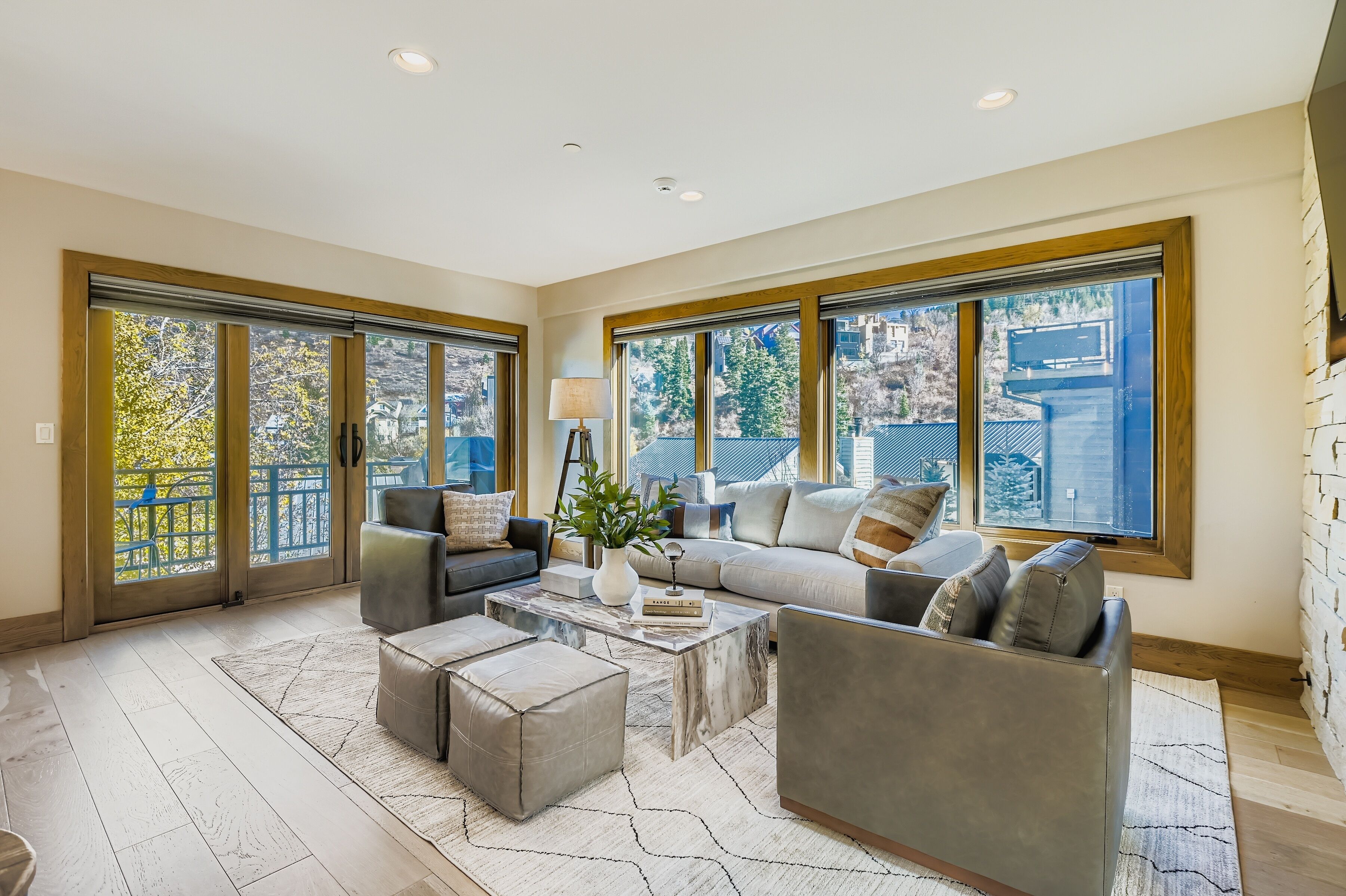 House, 4 Bedrooms | Living area