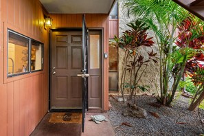 Condo, 2 Bedrooms | Exterior detail