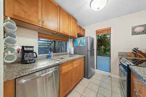 Condo, 2 Bedrooms | Private kitchen | Fridge, oven, coffee/tea maker, toaster