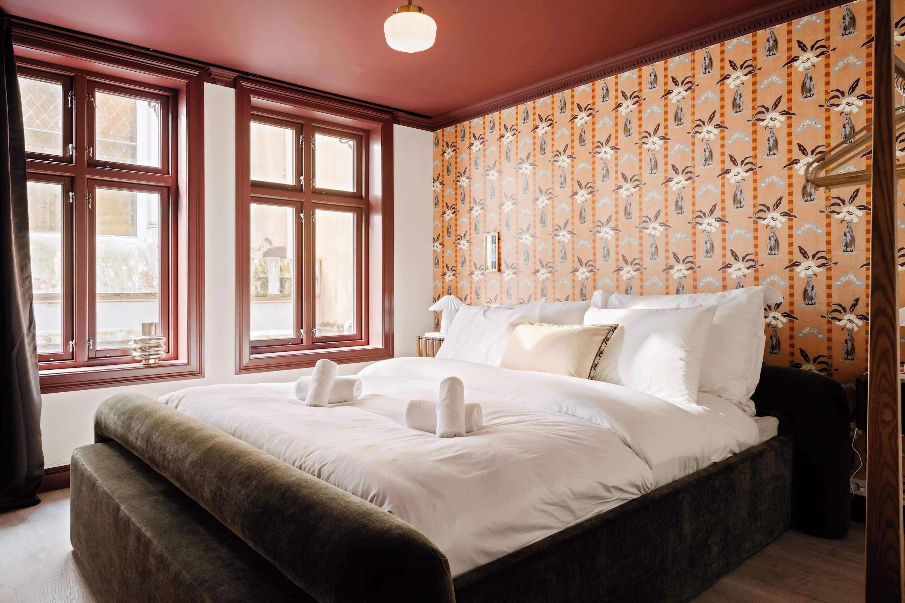 1 bedroom, iron/ironing board, travel crib, WiFi