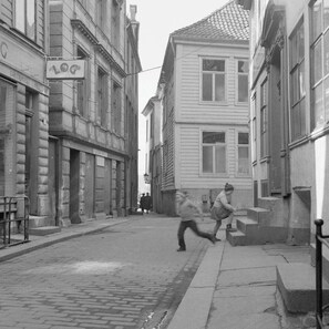 Unclassified image, 3 of 34, button