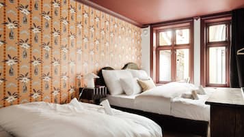 3 bedrooms, iron/ironing board, travel cot, WiFi