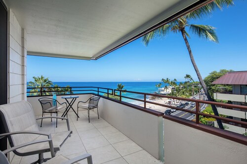 White Sands Village#313: Direct Beachfront, Top Floor Corner, Best Location