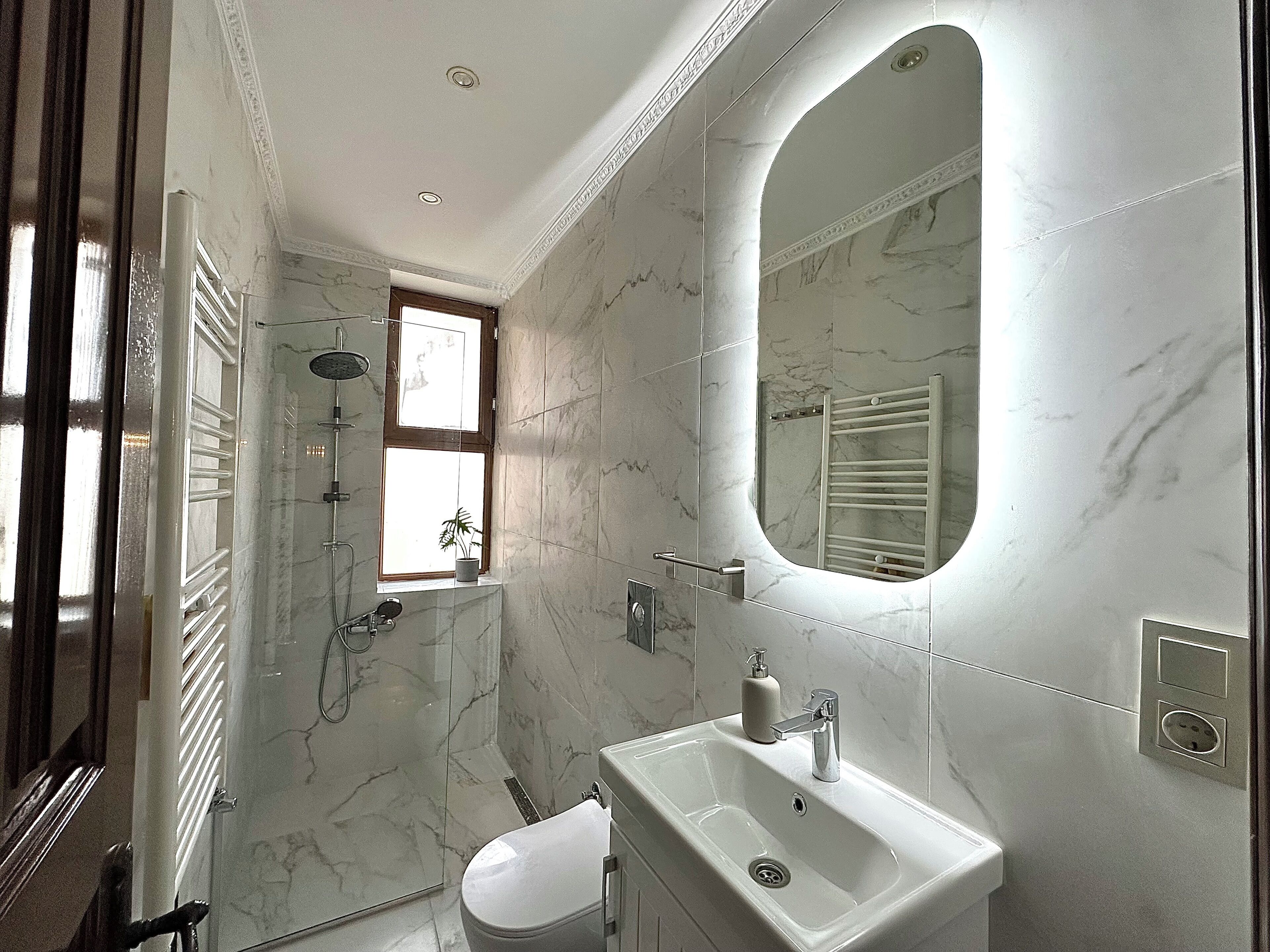 Condo | Bathroom | Soap, shampoo, toilet paper