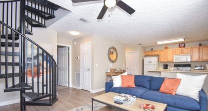 New! Park Place on the Plains 3BR/3BA condo 1/2 mile from Toomer's, sleeps 8!