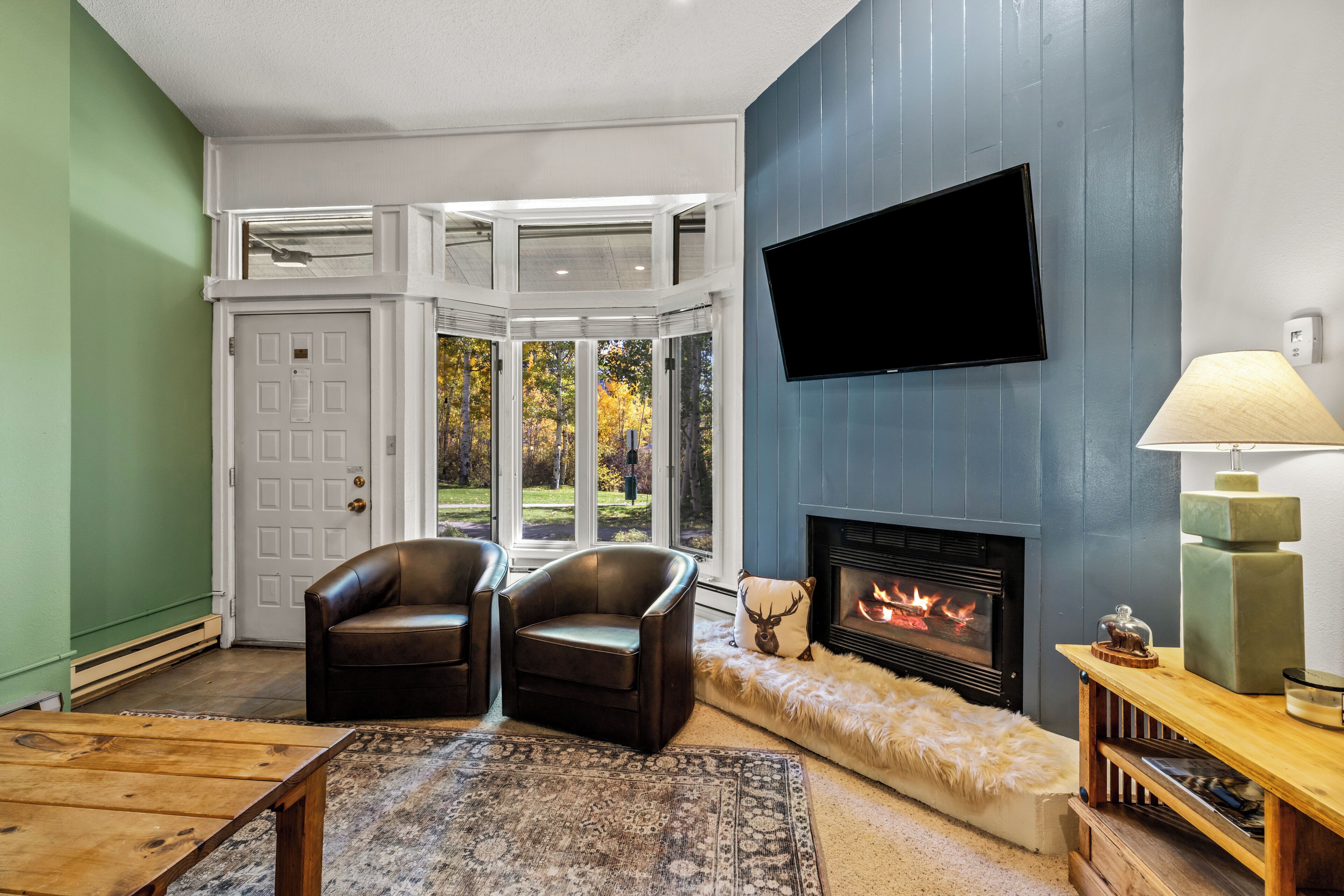 Télévision, cheminée