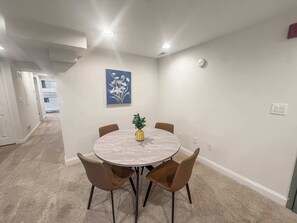 تناول الطعام