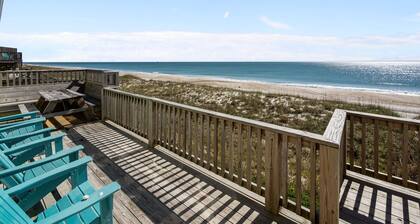 Classic Oceanfront Emerald Isle Cottage!