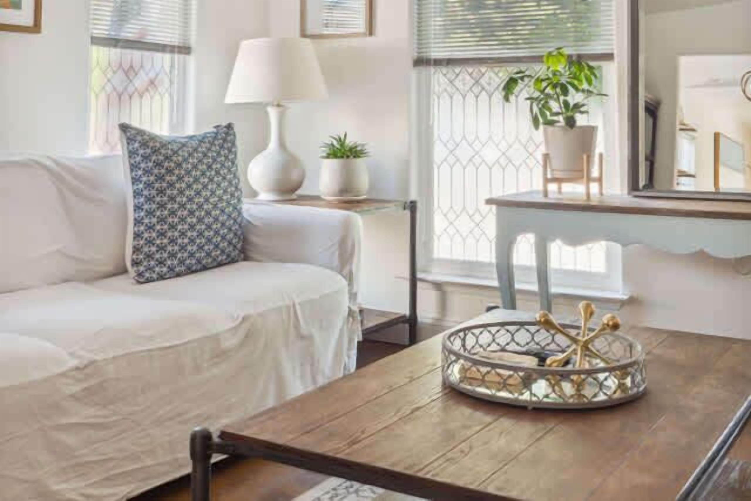 TV, peis og kontorer