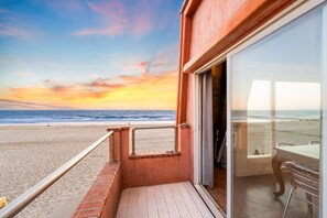 Property grounds - 15% Off 30+ Stay! Toes On The Sand, Great Location (Ventura)