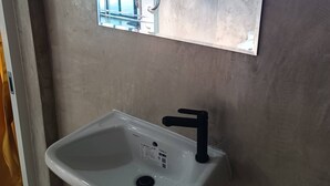 Room, 1 Bedroom, Accessible | Bathroom - Room-baan Phak Phu Moshe House (Saraphi)