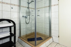Shower, hair dryer - Ferienwohnung in Bensersiel (Bensersiel)