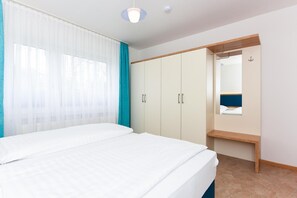 2 bedrooms, travel cot