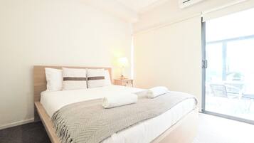 Iron/ironing board, free WiFi, bed sheets