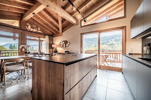 Ardelle - alpine duplex with hot tub, Les Gets