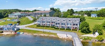 Stunning villa at the beautiful Oak Island Resort